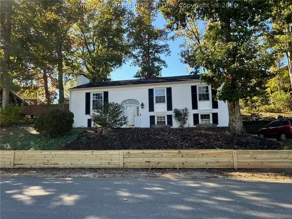 1384 Nottingham Road, Charleston, WV 25314