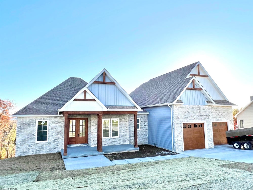 37 Garden Lane, WV 26501 BHGRE