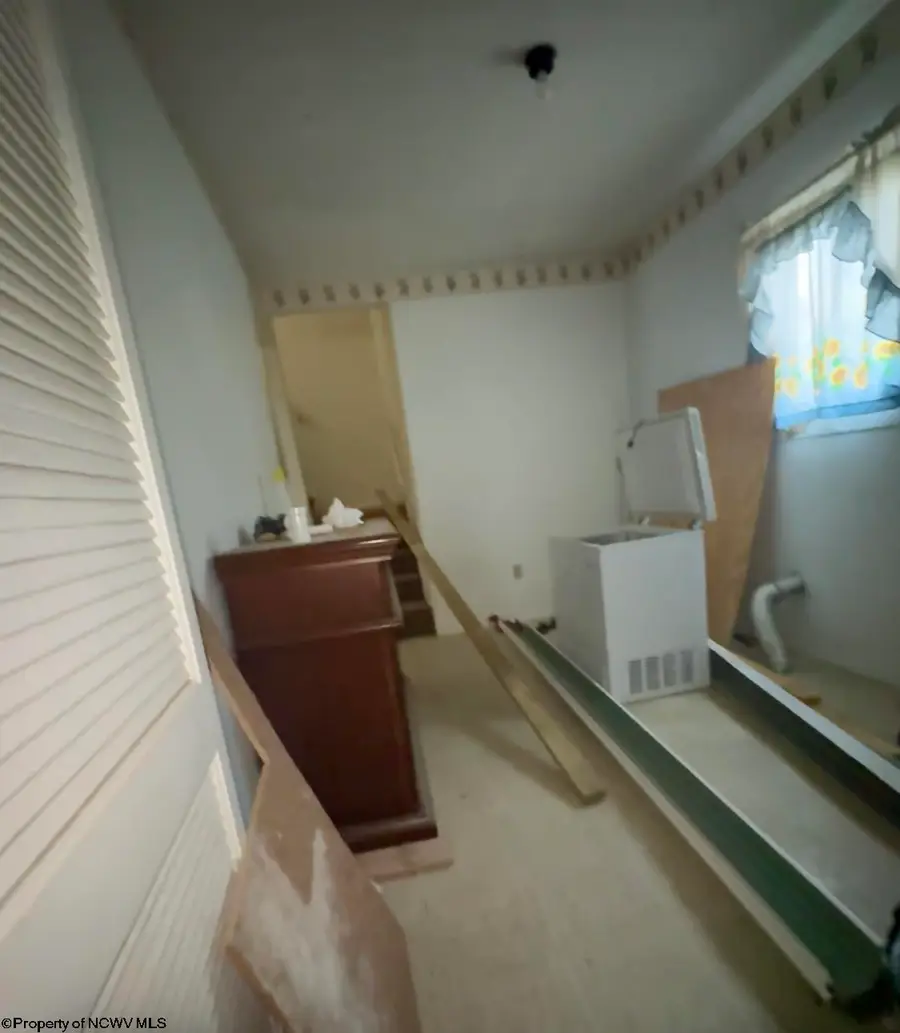 235 Center Avenue, Weston, WV 26452 - Image #3