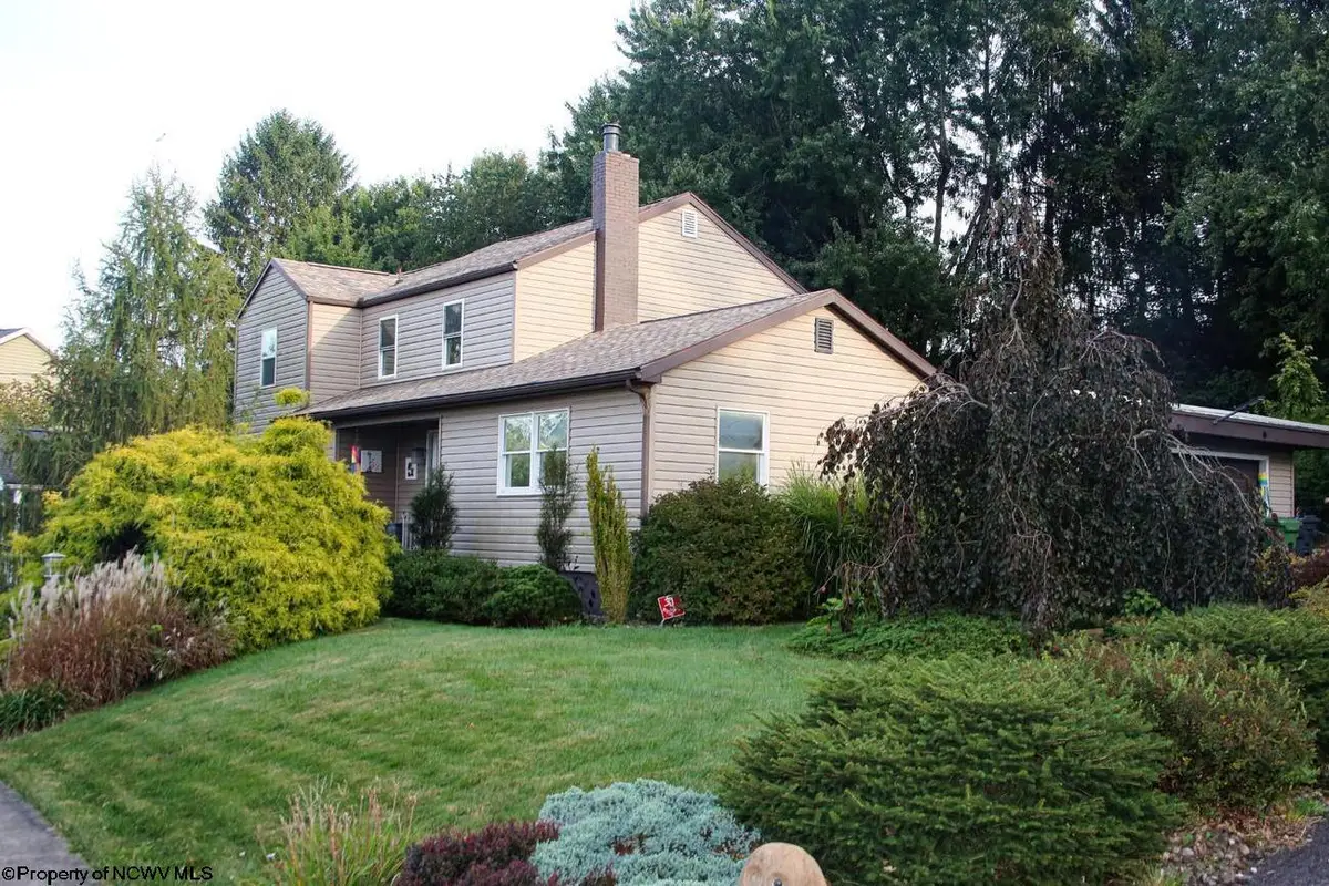 927 Fairfax Drive, Morgantown, WV 26505 - Image #1