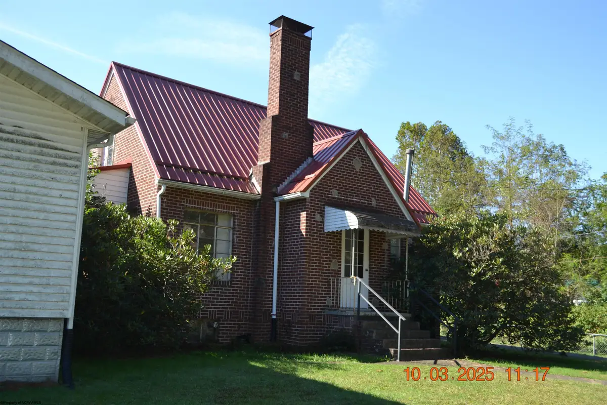 125 Riverside Drive, Weston, WV 26452 - Image #1
