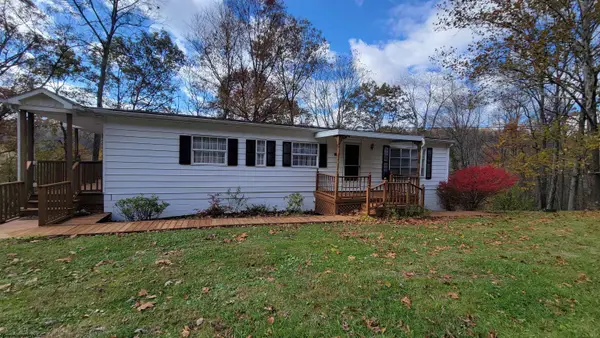 413 W Main Street, Mannington, WV 26582