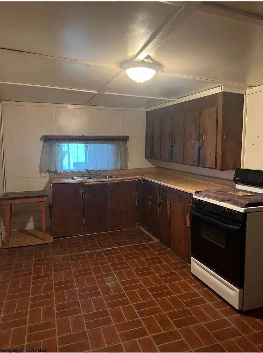 195 Railroad Street, Hambleton, WV 26269 - Image #2