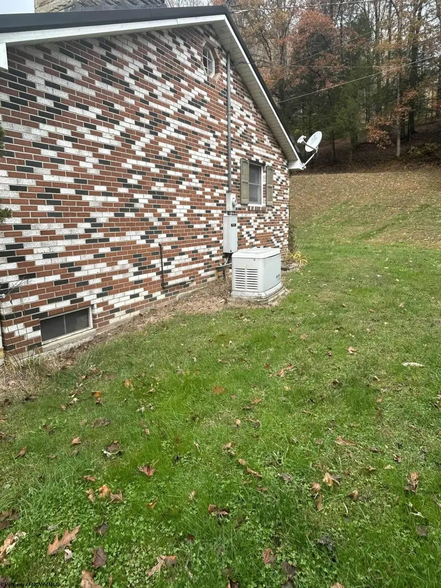 6801 Heaston Ridge Road, Rock Cave, WV 26234 - Image #2