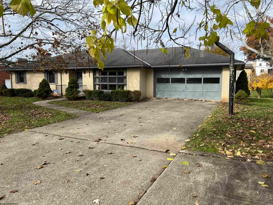 107 Valley Drive, Bridgeport, WV 26330 - Image #2