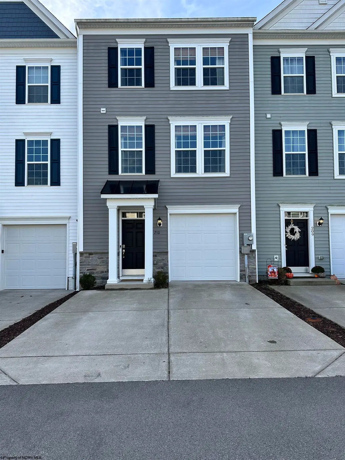 210 Queensbury Court, Fairmont, WV 26554 - Image #1