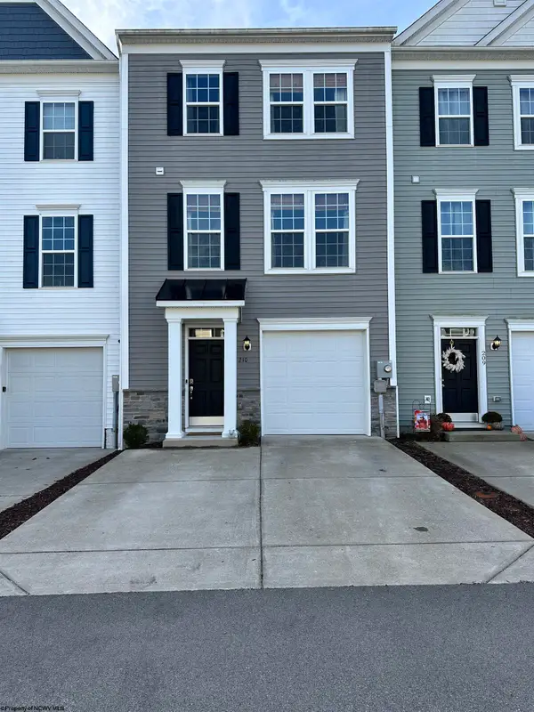 210 Queensbury Court, Fairmont, WV 26554