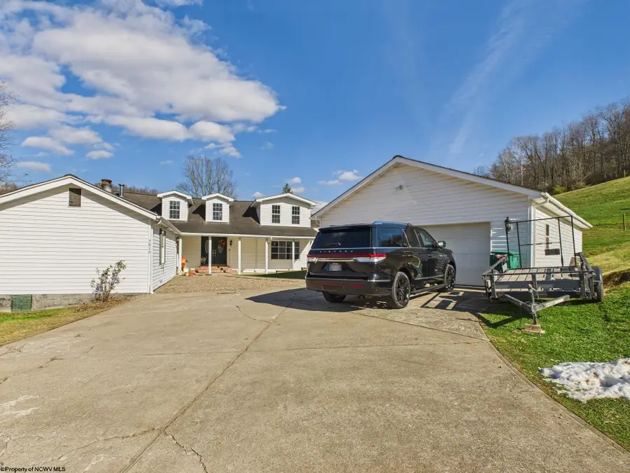 3819 Saltwell Road, Bridgeport, WV 26330 - Image #3