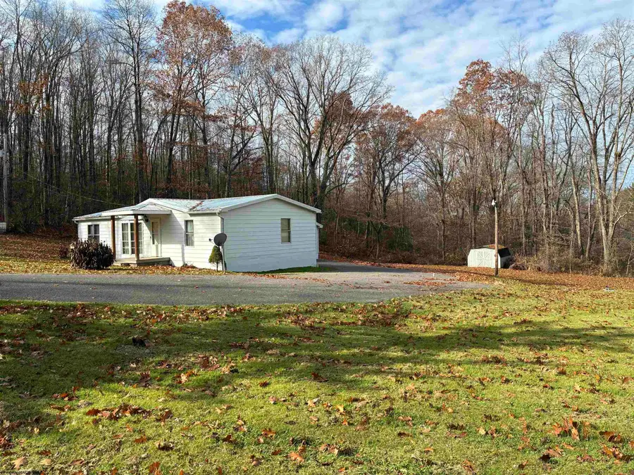 15 Roosevelt Drive, Reedsville, WV 26520 - Image #2