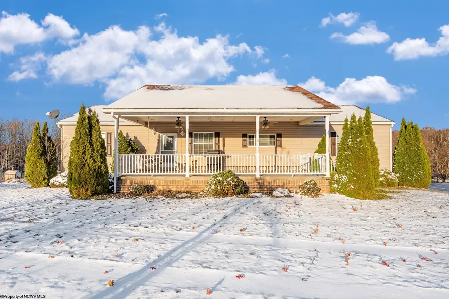 516 Braddock Road, Markleysburg, PA 15459 - Image #2