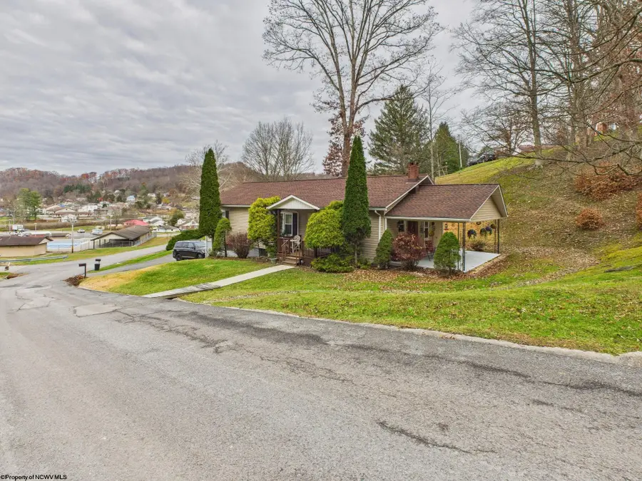 7 Hilltop Drive, Philippi, WV 26416 - Image #2