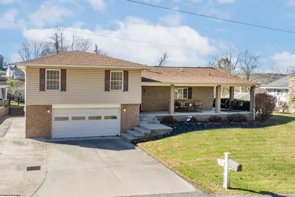 8 Alicia Street, Westover, WV 26501