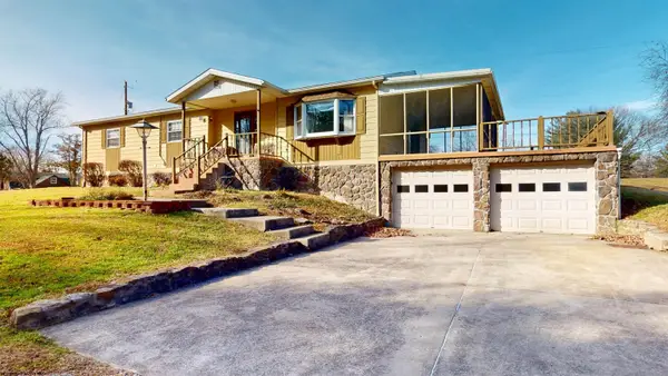 221 FREEMAN HILL Road, Bridgeport, WV 26330