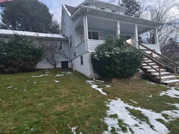 1 Sugarmaple Lane, Fairmont, WV 26554