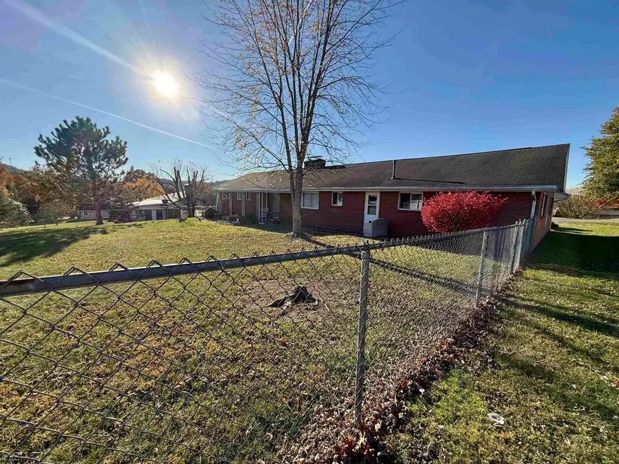 112 Village Drive, Bridgeport, WV 26330 - Image #2