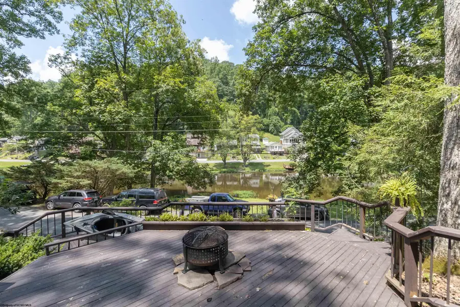 1430 Lake Floyd Circle, Bristol, WV 26426 - Image #3