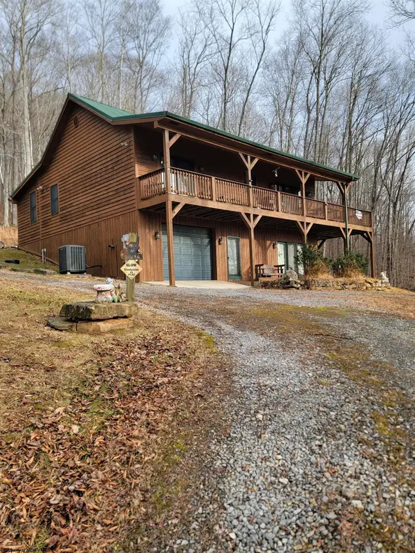 380 Flint Road, Hillsboro, WV 24946