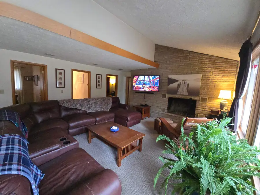 1010 W Central Avenue, Elkins, WV 26241 - Image #2