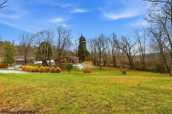 408 Parkway Avenue, Anmoore, WV 26323