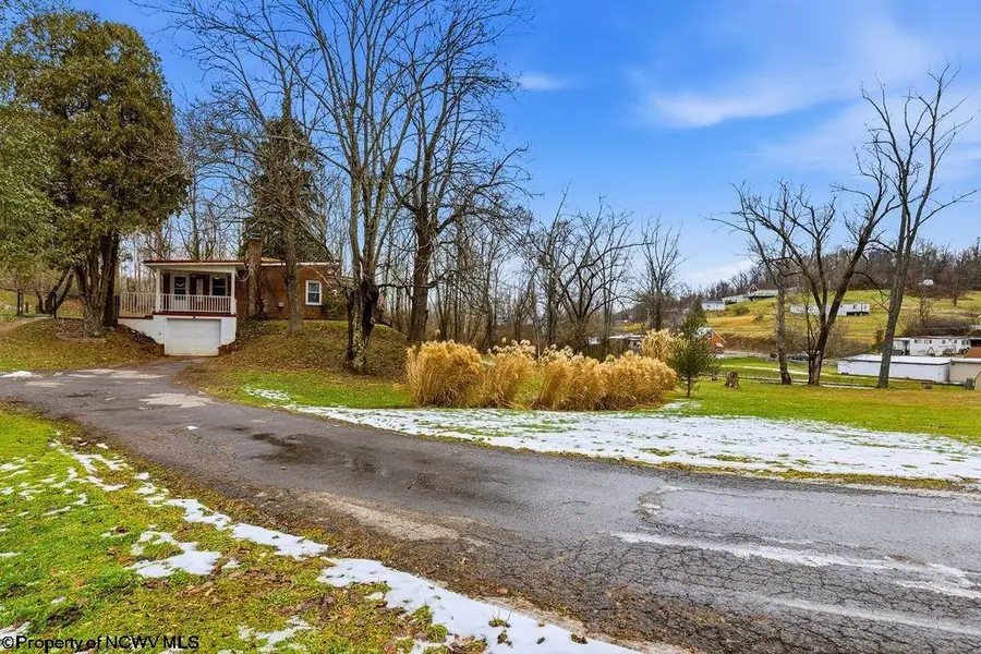 408 Parkway Avenue, Anmoore, WV 26323 - Image #2