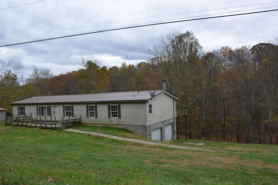 135 Fawn Meadow Drive, Maidsville, WV 26541 - Image #2