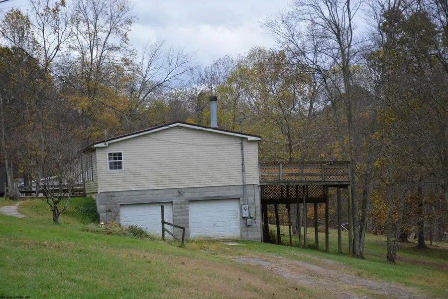 135 Fawn Meadow Drive, Maidsville, WV 26541 - Image #3