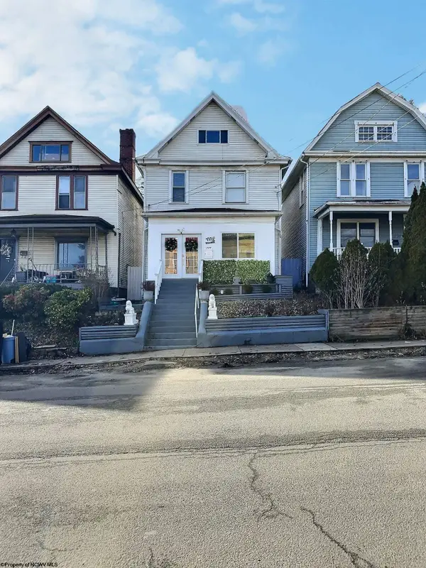 229 W Berkeley Street, Uniontown, PA 15401