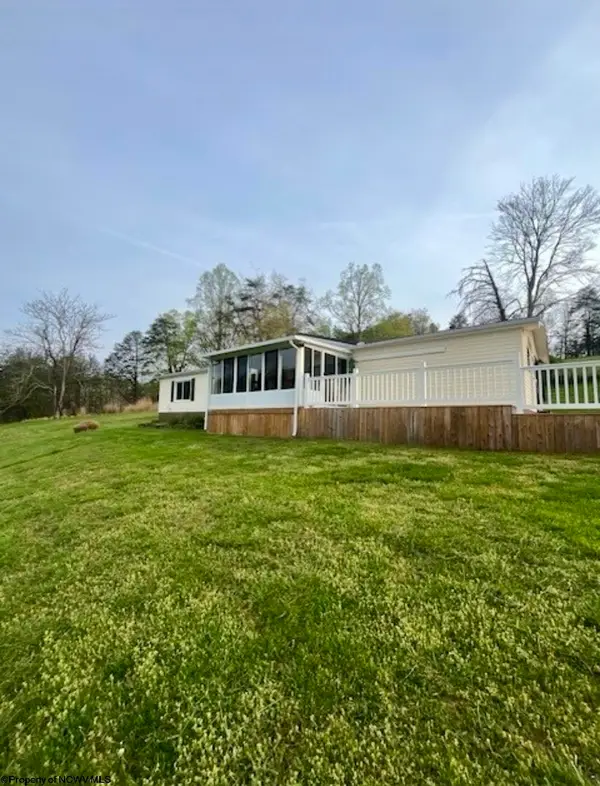 3091 State Street, Gassaway, WV 26624