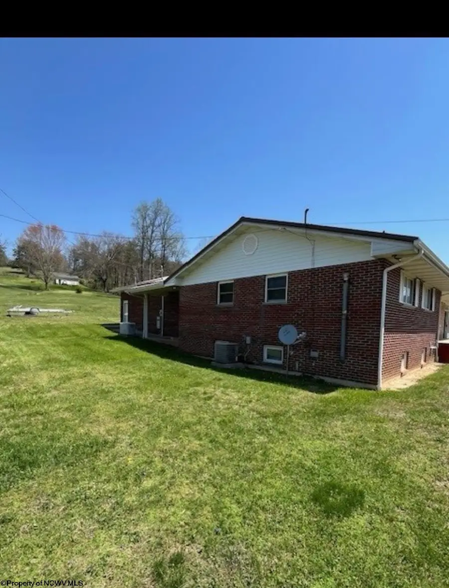 3089 State Street, Gassaway, WV 26624 - #3
