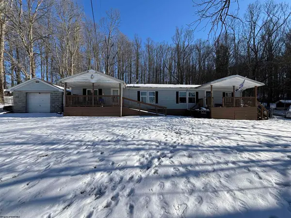 29 Redfern Road, Lost Creek, WV 26385-7059