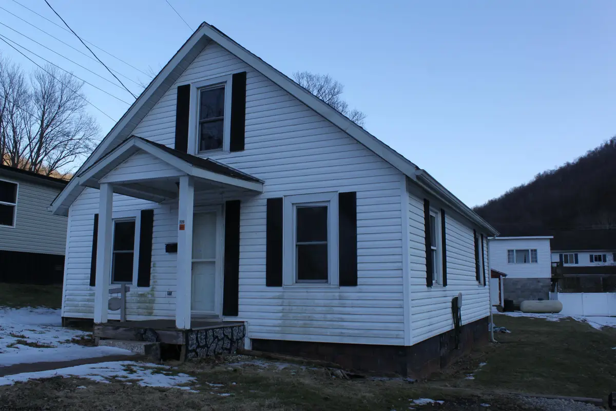 125 W McCutcheon Street, Webster Springs, WV 26288 - #1