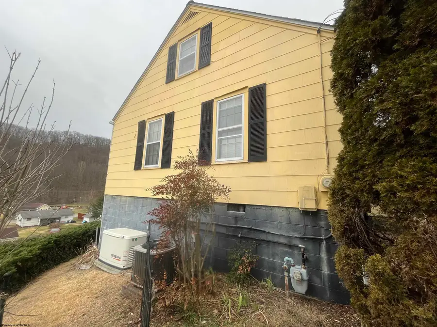611 Broad Street, Weston, WV 26452 - #2