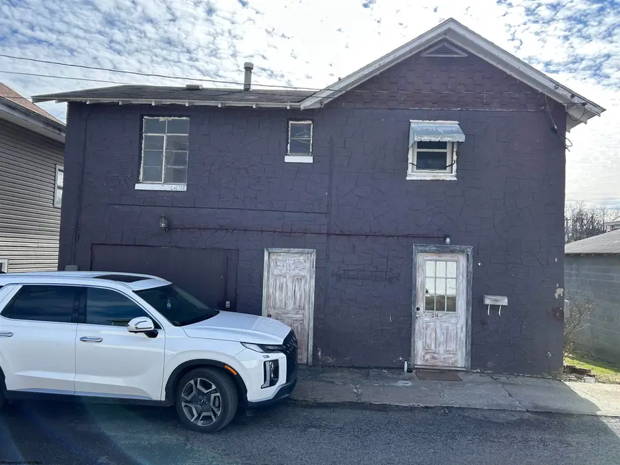 514 Morgantown Avenue, Fairmont, WV 26554 - #3