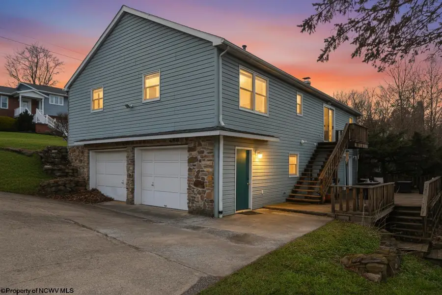 909 Cottonwood Street, Morgantown, WV 26505 - #3