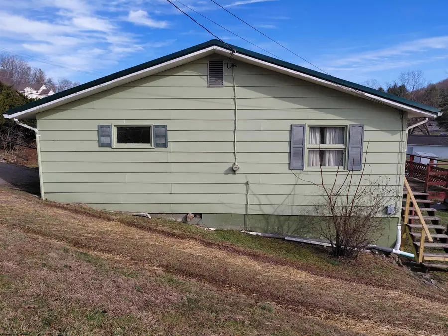 32 Circle Drive, Mount Clare, WV 26408 - #2