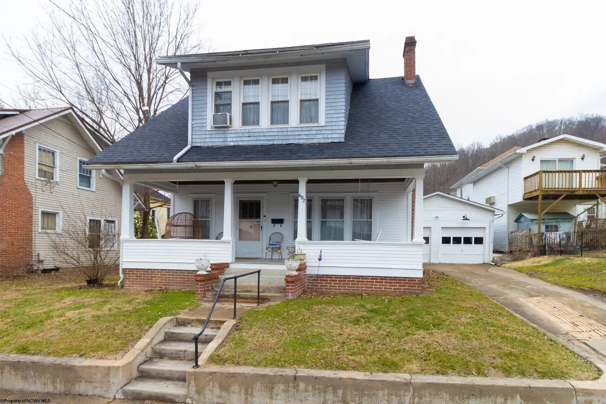 607 Lynn Avenue, Weston, WV 26452 - #1