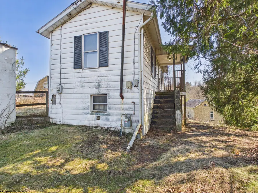 202 Hampton Road, Fairmont, WV 26554 - #2