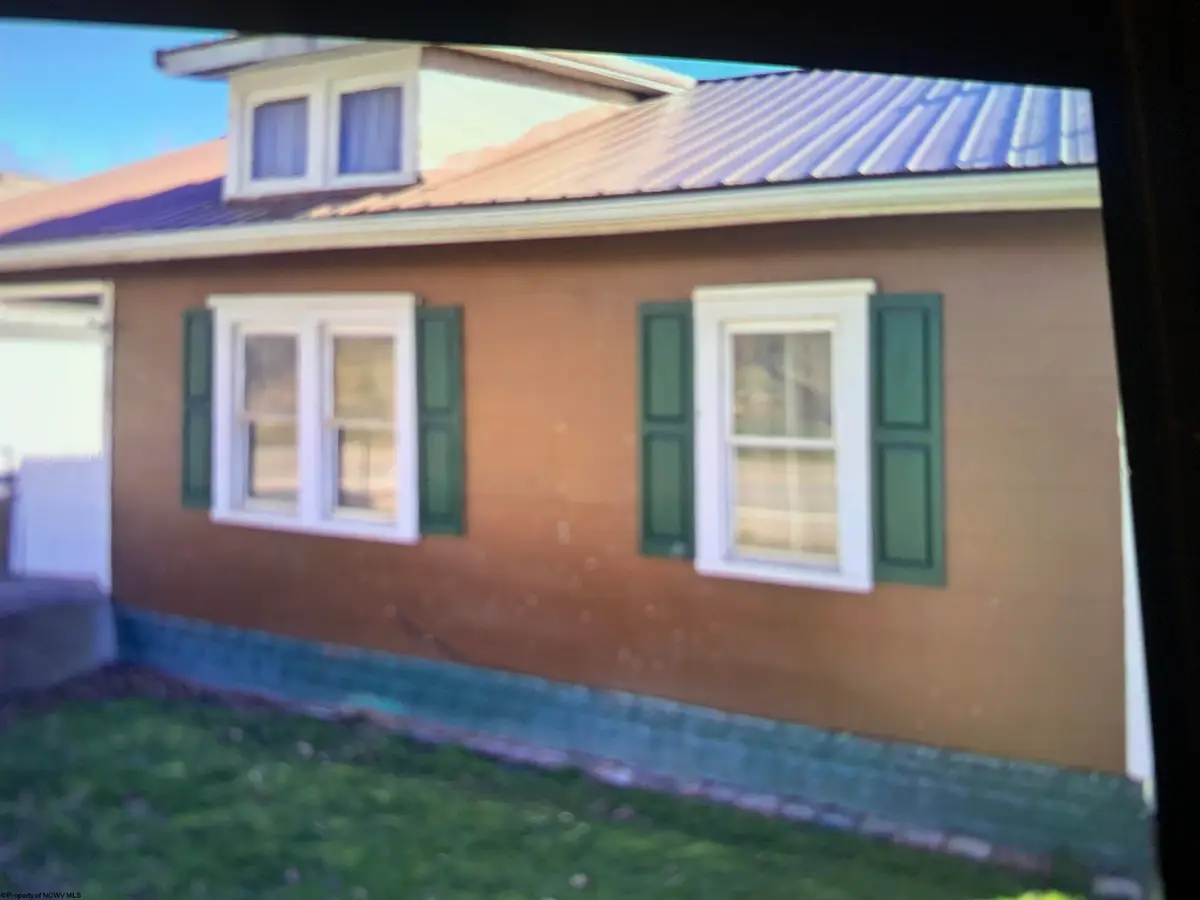 715 W 2nd Street, Weston, WV 26452 - #1
