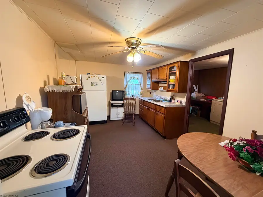 10 Center Street, Rowlesburg, WV 26425 - #3