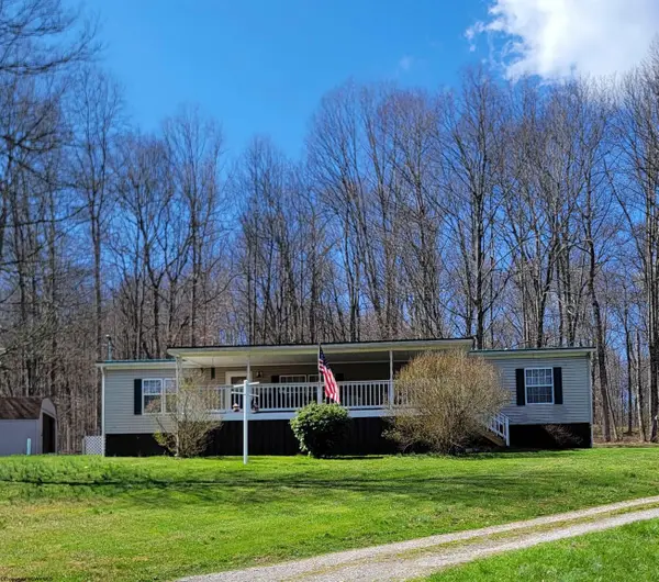 99 Arrowhead Drive, Belington, WV 26250