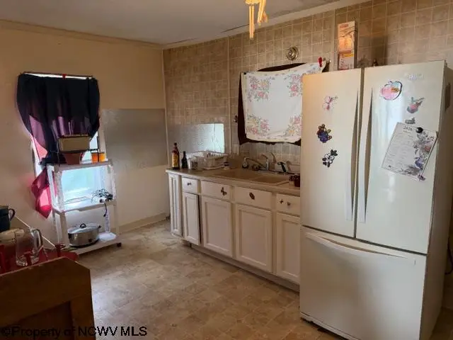 333 S Walnut Street, Philippi, WV 26416 - #3