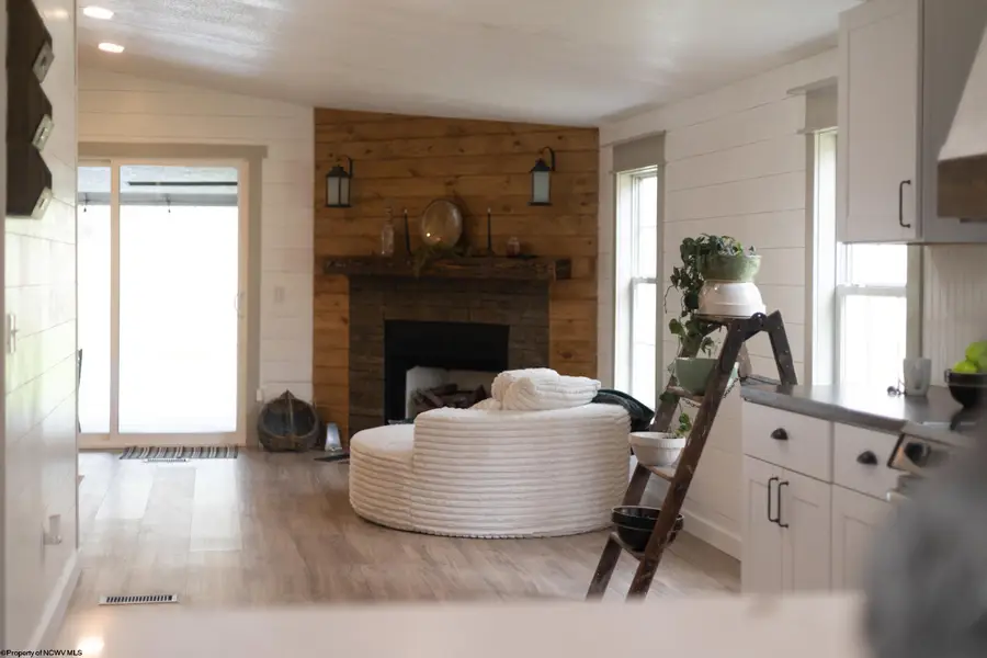 78 HANNAH Road, Clarksburg, WV 26301 - #2