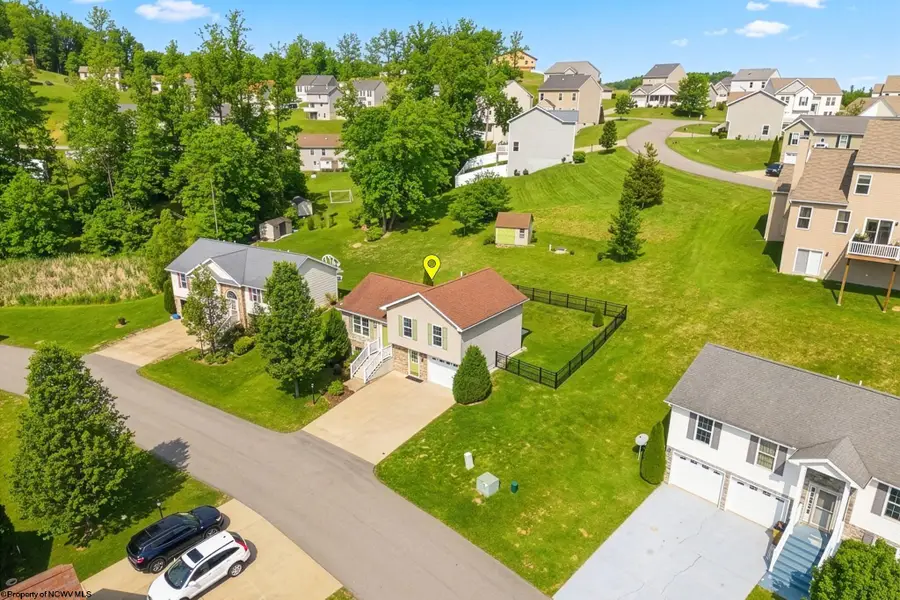 426 Oakmont Court, Maidsville, WV 26541 - #2