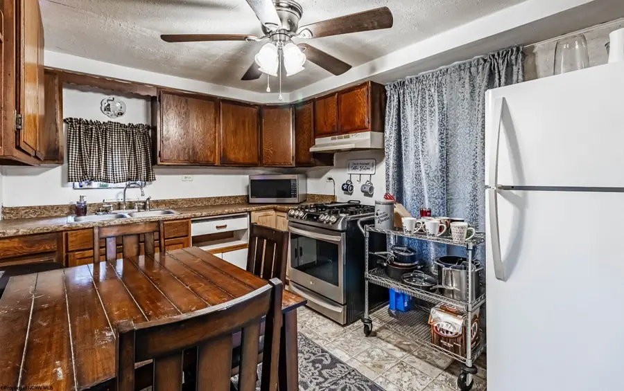 200 Rosedale Hill Road, Maidsville, WV 26541 - #2