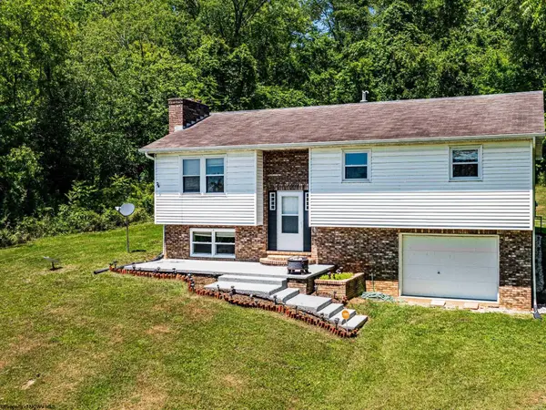 210 Rosedale Hill Road, Maidsville, WV 26541