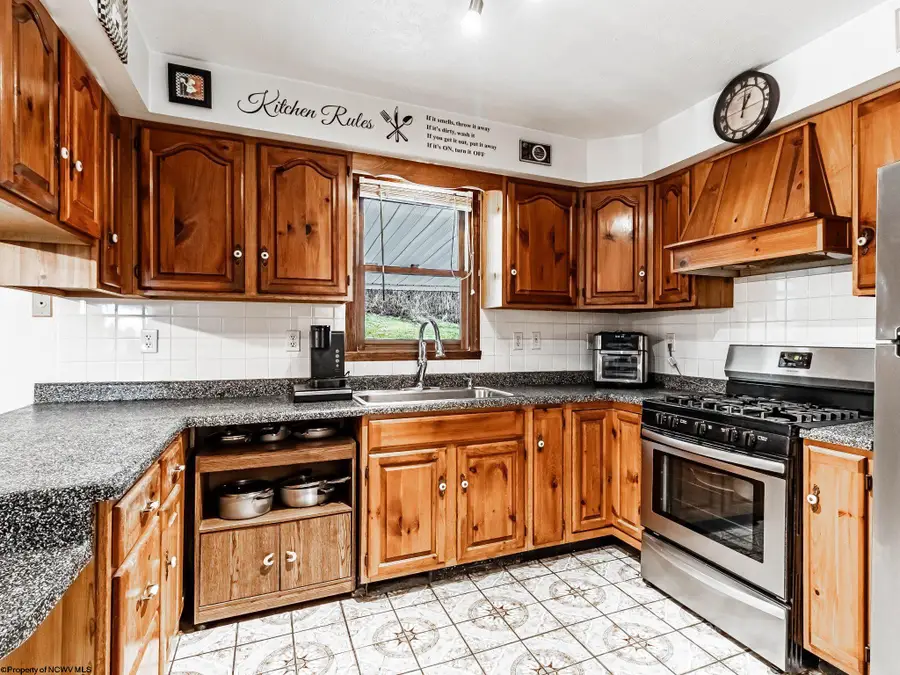 210 Rosedale Hill Road, Maidsville, WV 26541 - #3