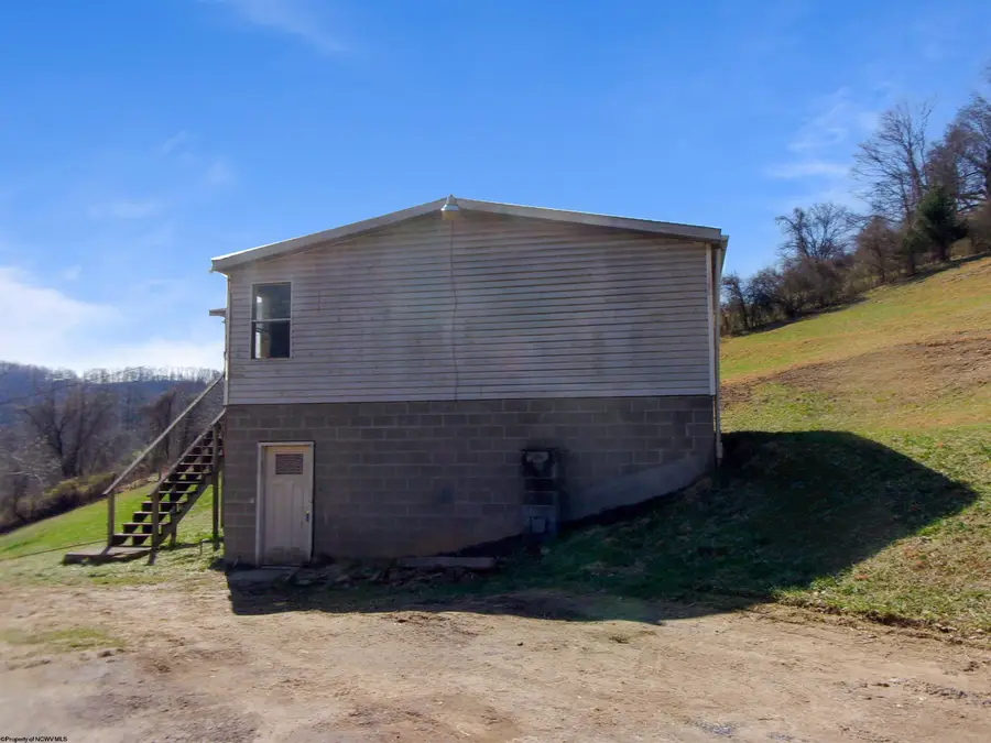 3436 Burns Farm Road, Grafton, WV 26354 - #3