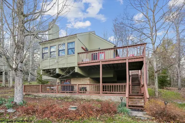 213 Treetop Lane, Davis, WV 26260