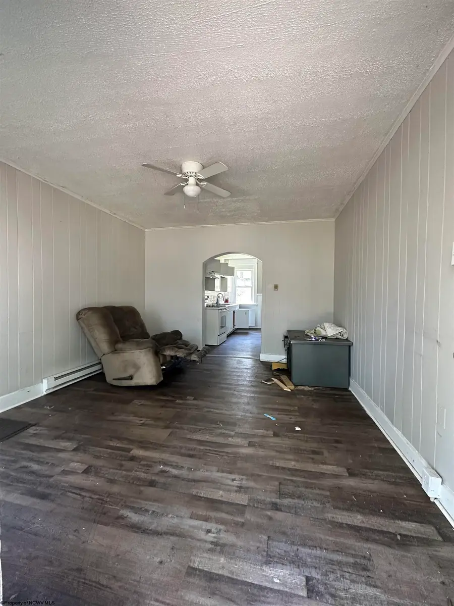 409 Diamond Street, Fairmont, WV 26554 - #3