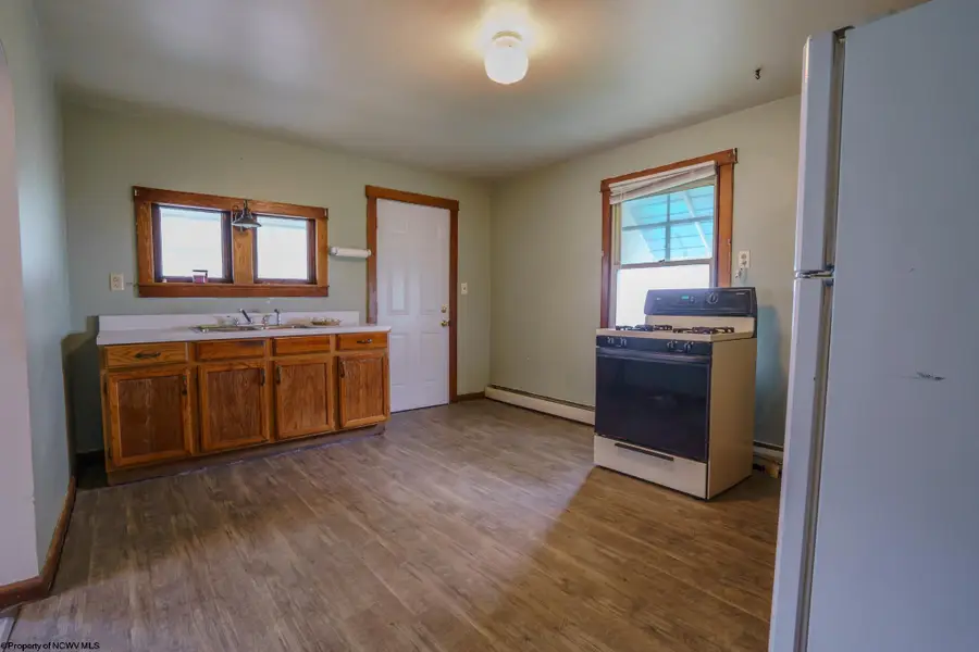 1058 Indiana Avenue, Fairmont, WV 26554 - #2